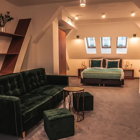 Brassel Aparthotel 4*